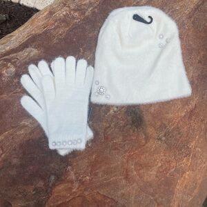 NWT Karl Lagerfeld Paris Women’s “Jewelry Box” Beanie and Gloves Set